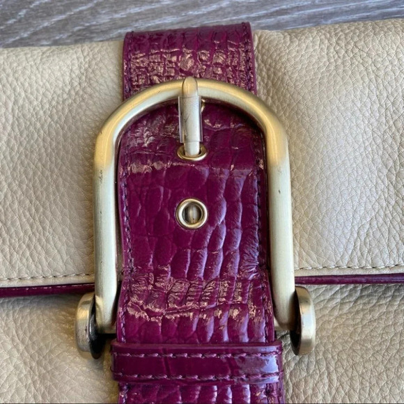 BCBGMAXAZRIA  Cream Leather Clutch - Picture 13 of 16